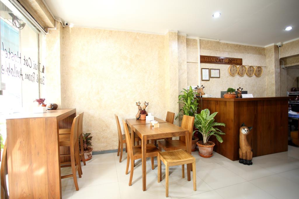 Thai Cat Hostel Bangkok Ngoại thất bức ảnh