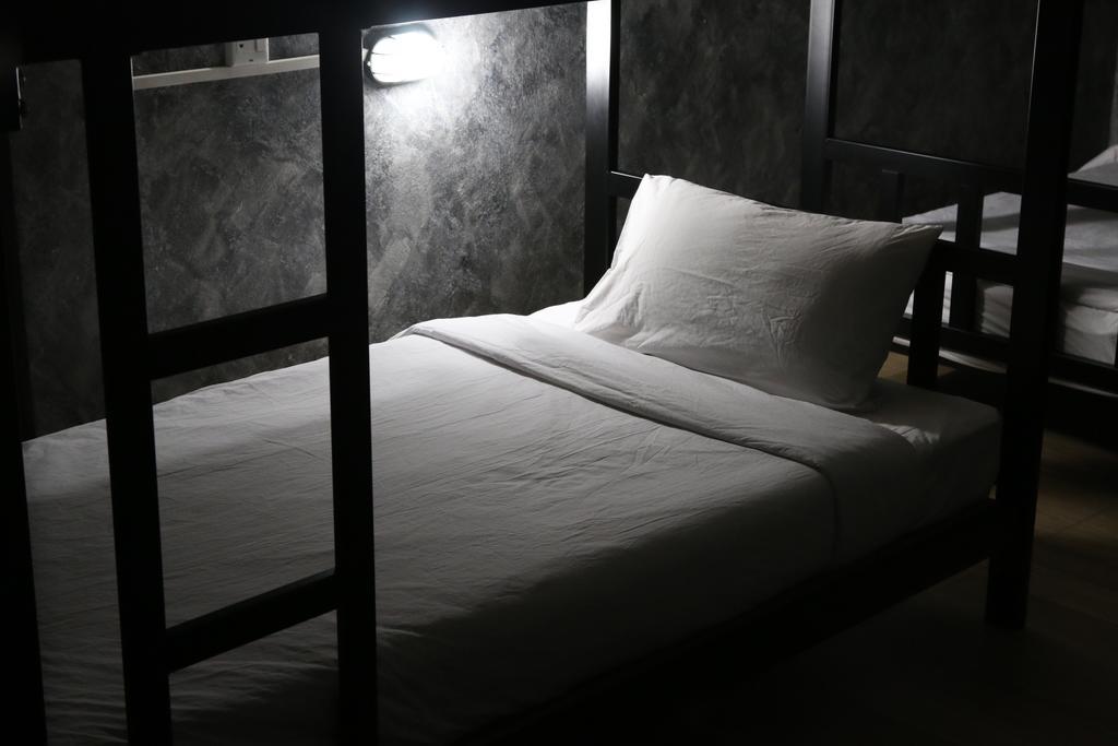 Thai Cat Hostel Bangkok Ngoại thất bức ảnh