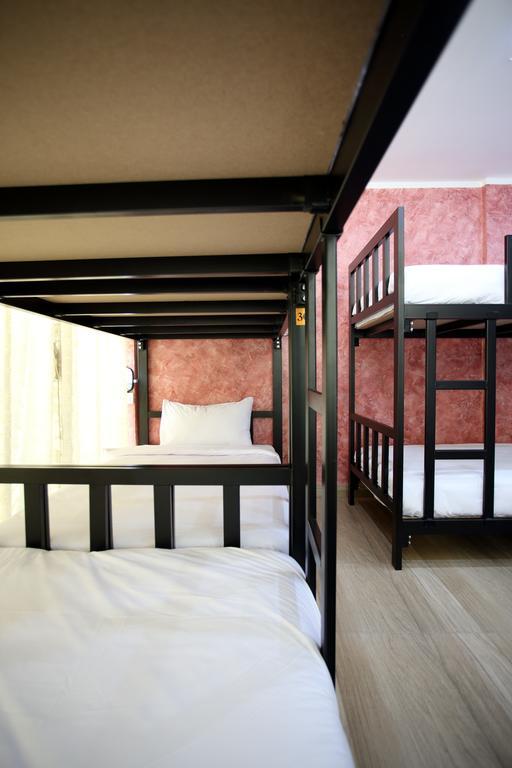 Thai Cat Hostel Bangkok Ngoại thất bức ảnh