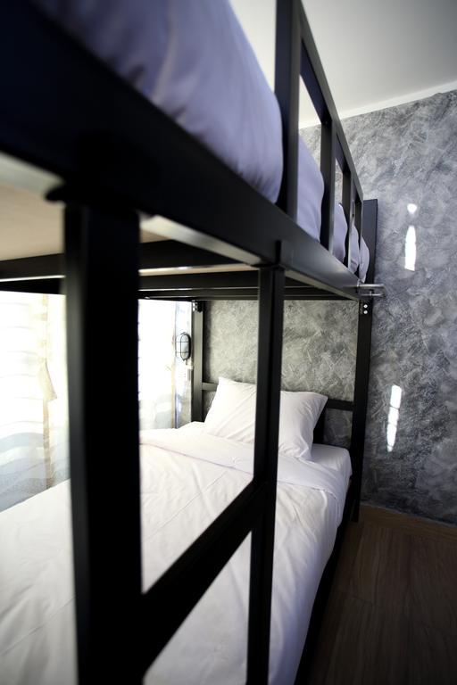 Thai Cat Hostel Bangkok Ngoại thất bức ảnh
