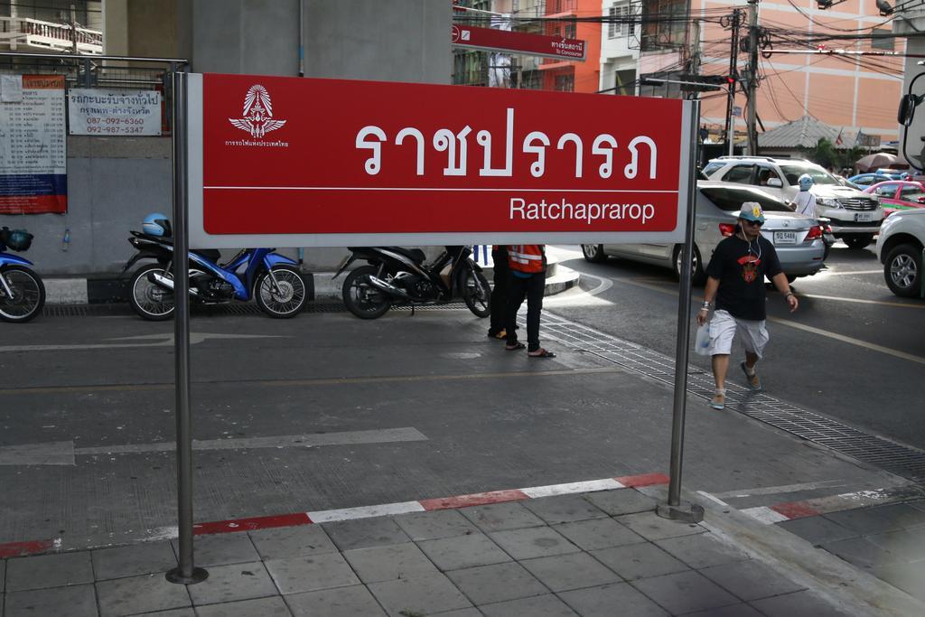 Thai Cat Hostel Bangkok Ngoại thất bức ảnh