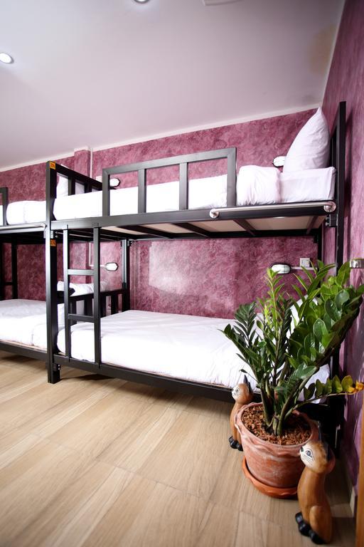 Thai Cat Hostel Bangkok Ngoại thất bức ảnh
