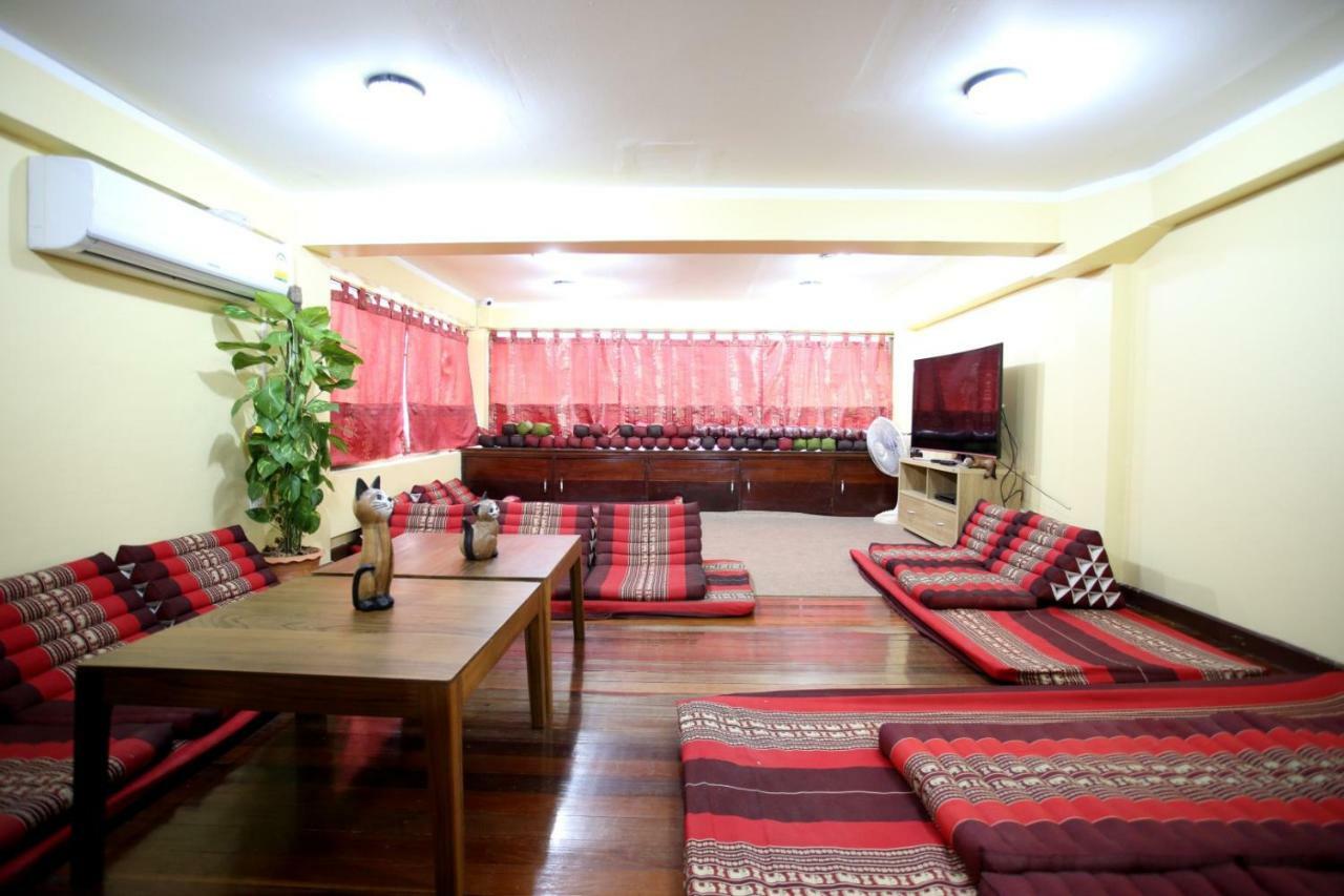 Thai Cat Hostel Bangkok Ngoại thất bức ảnh
