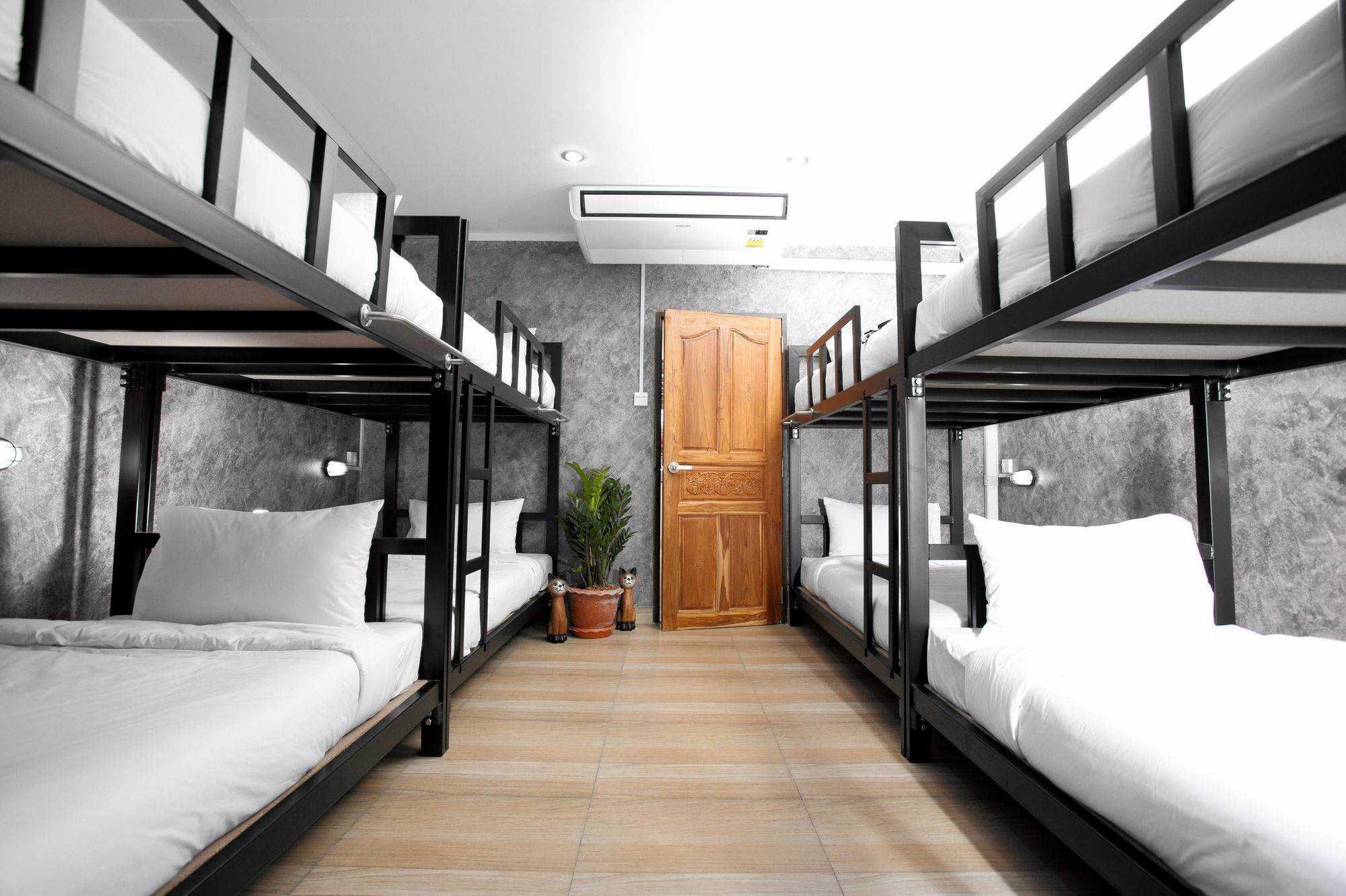 Thai Cat Hostel Bangkok Ngoại thất bức ảnh