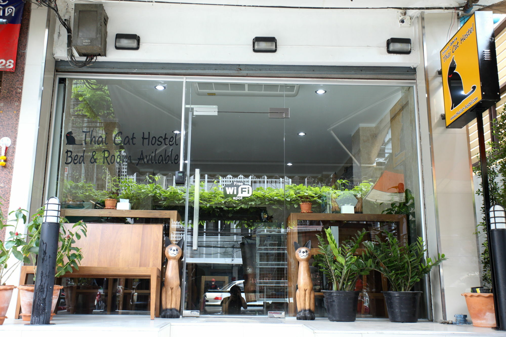 Thai Cat Hostel Bangkok Ngoại thất bức ảnh
