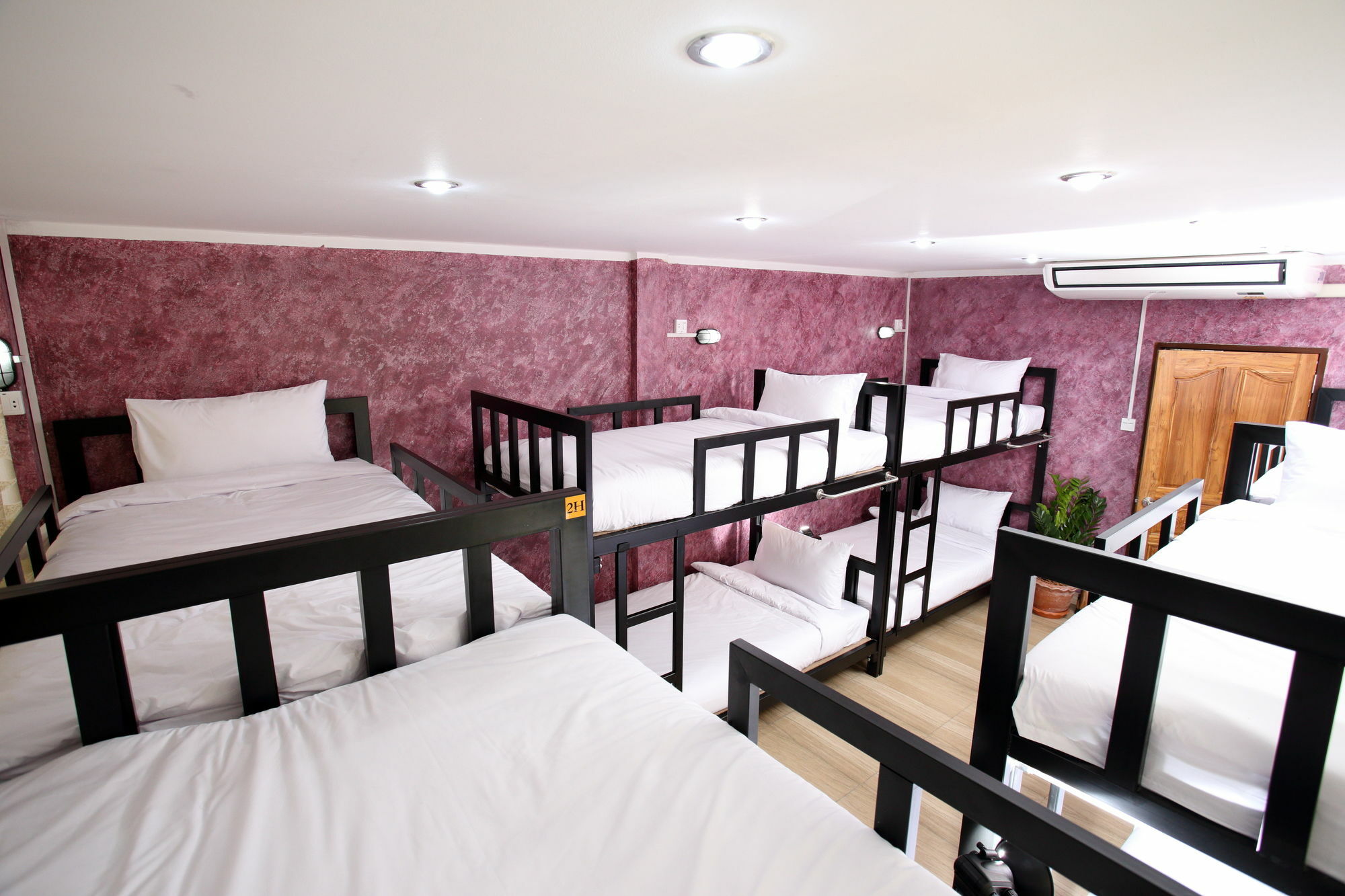 Thai Cat Hostel Bangkok Ngoại thất bức ảnh